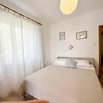 Mihaela Apartment *