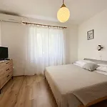 Mihaela Apartment