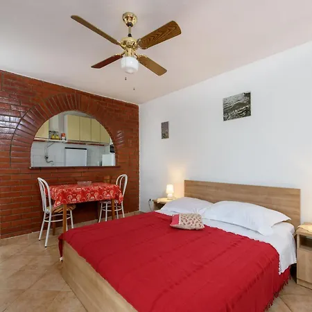 Mihaela تروغير