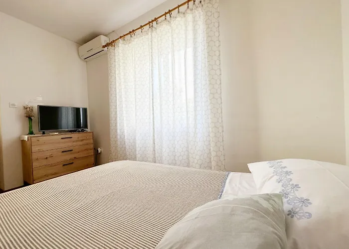 Mihaela Appartement *